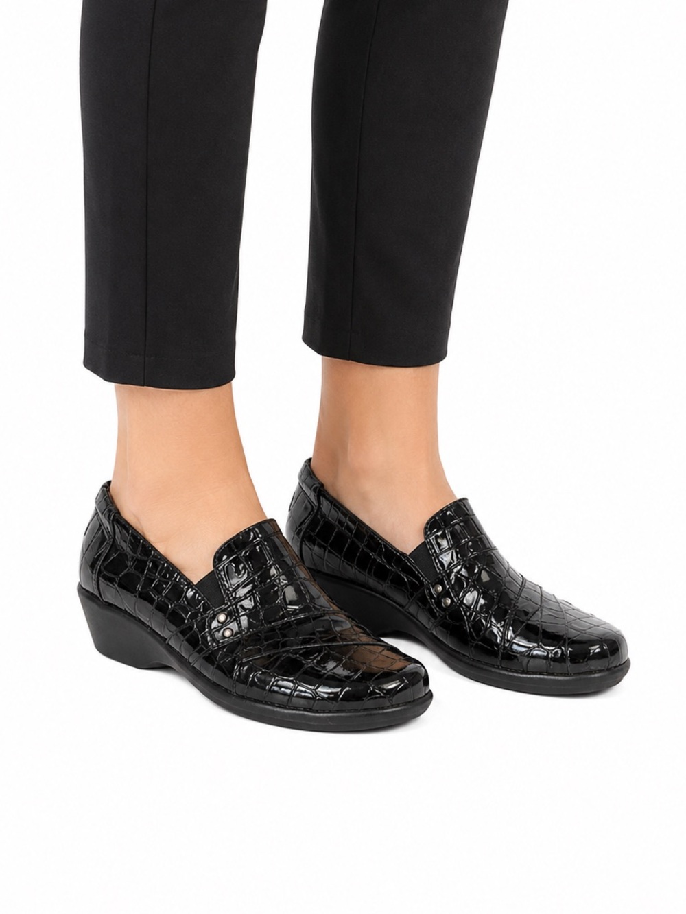 Size 10 Clarks Women’s Croc Embossed Patent Wedge Loafers Black